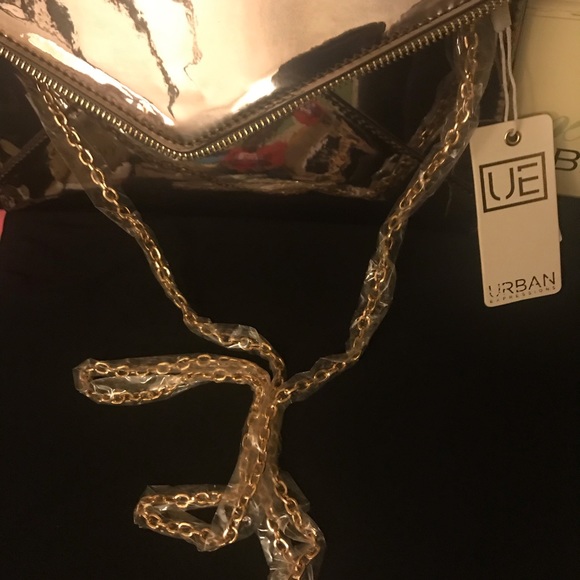 Urban Expressions Vegan Leather Enveloped Clutch - Picture 3 of 4